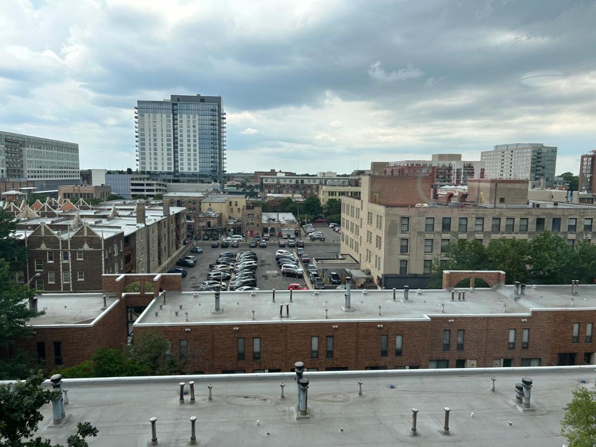 Cozy1 Bdrm Apartment Located In The Heart Of Downtown Oak Park By Glow & Explore المظهر الخارجي الصورة